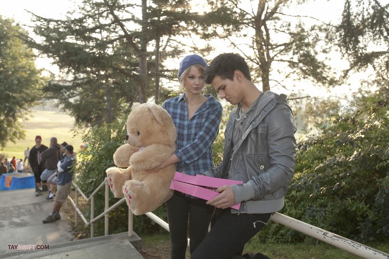 Taylor Swift — Behind the Scenes — photo 19