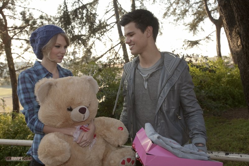 Taylor Swift — Behind the Scenes — photo 21