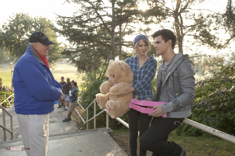 Taylor Swift — Behind the Scenes — photo 25