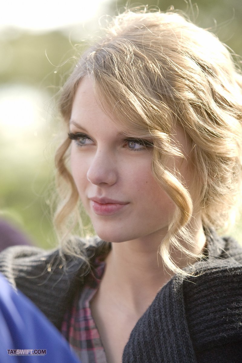 Taylor Swift — Behind the Scenes — photo 27
