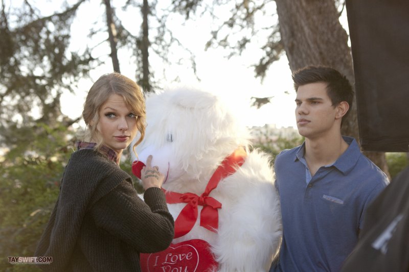 Taylor Swift — Behind the Scenes — photo 32