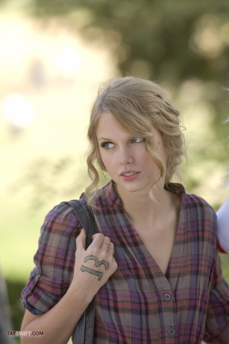 Taylor Swift — Stills — photo 30
