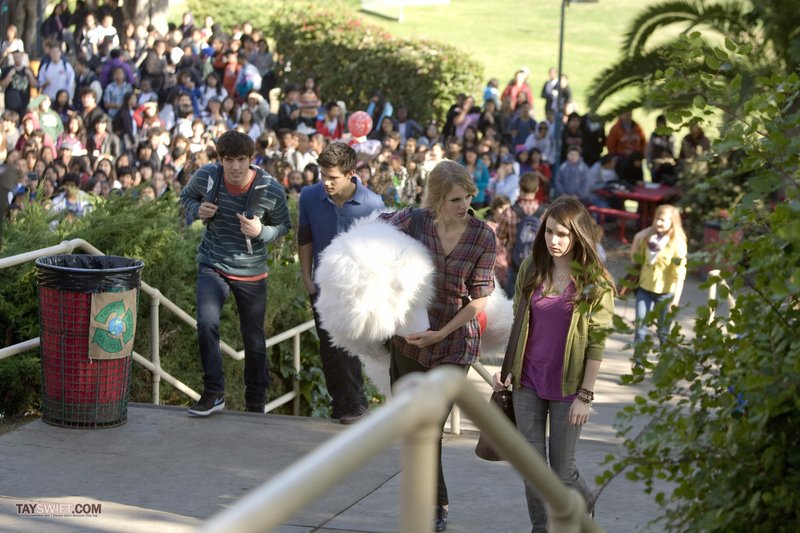 Taylor Swift — Stills — photo 34