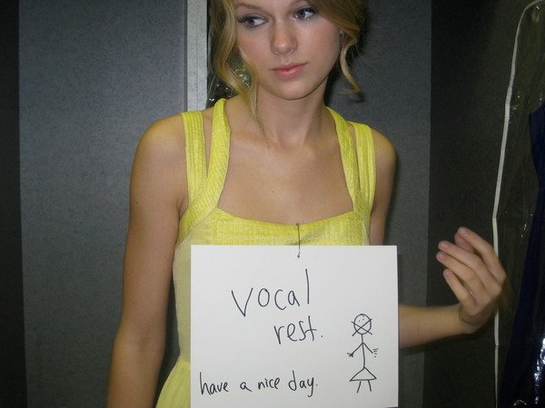 Taylor Swift — Abagail's Prom — photo 2