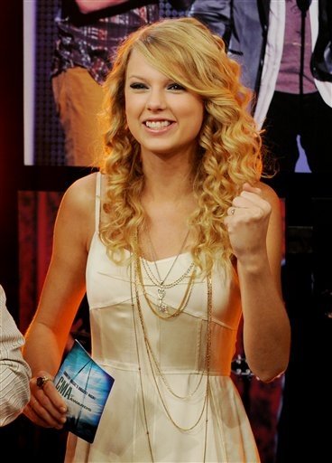 Taylor Swift — Abagail's Prom — photo 11