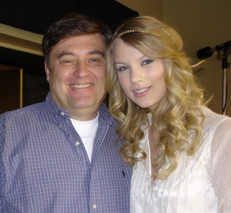 Taylor Swift — Abagail's Prom — photo 216