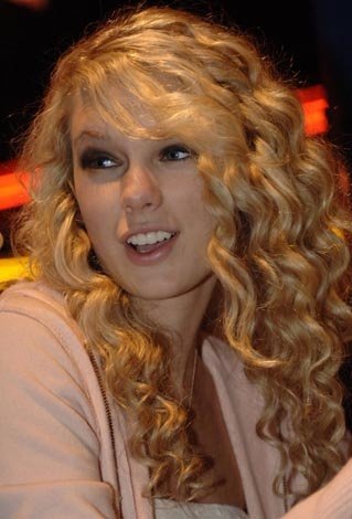 Taylor Swift — Abagail's Prom — photo 506