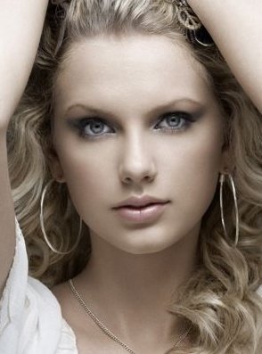 Taylor Swift — At Creative Caffeine Studio — photo 174