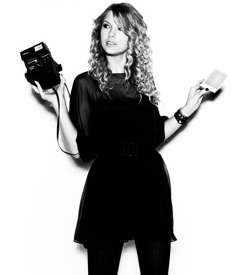 Taylor Swift — At Creative Caffeine Studio — photo 513