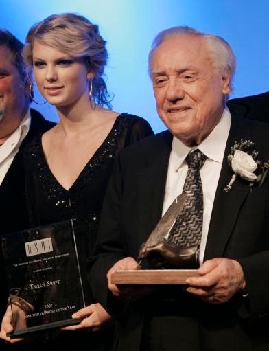 Taylor Swift — At Demi's TV show preimere — photo 338