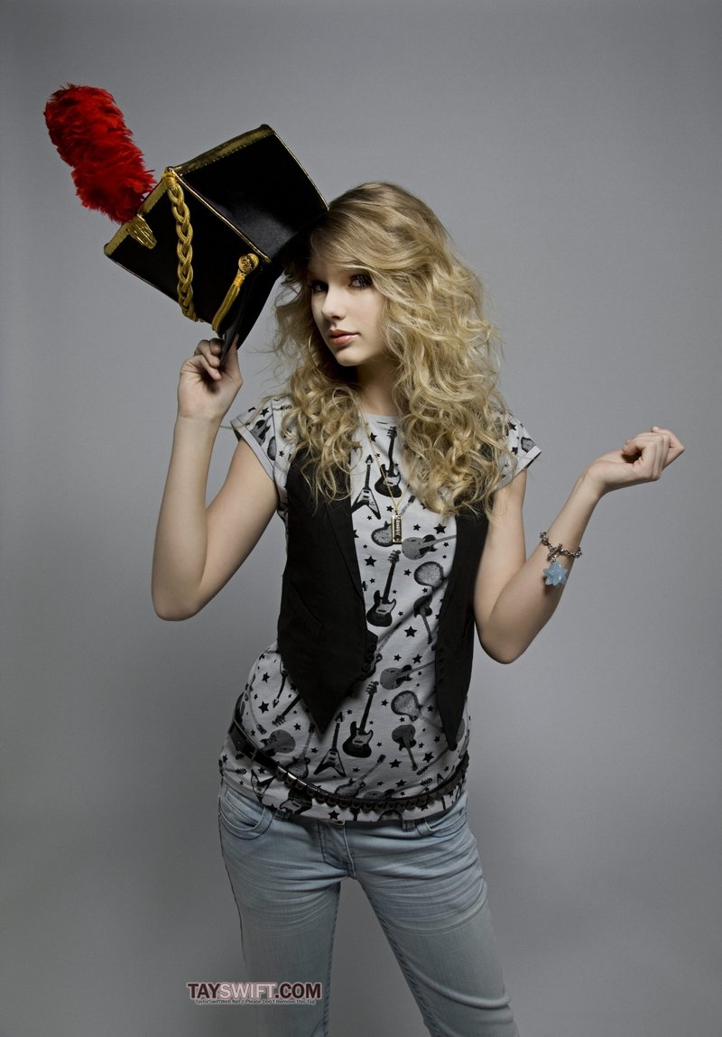 Taylor Swift — At Demi's TV show preimere — photo 375