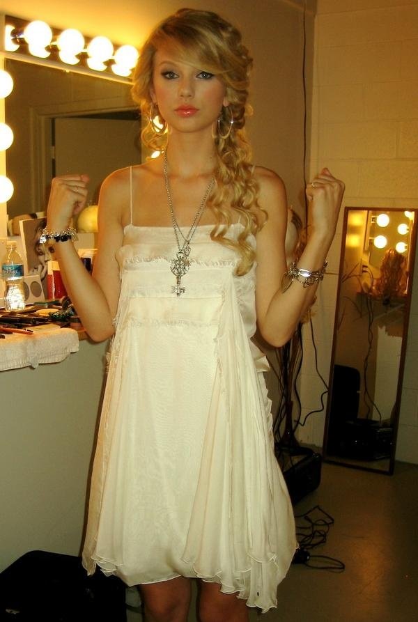 Taylor Swift — At Demi's TV show preimere — photo 450