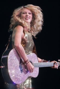 Taylor Swift — CMT photo Blog — photo 187