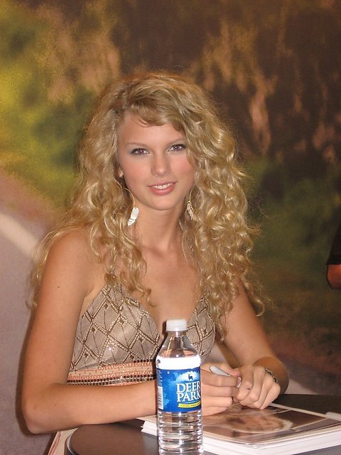 Taylor Swift — CMT photo Blog — photo 370