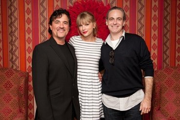 Taylor Swift — Miscellaneous — photo 4