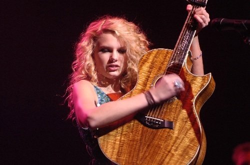 Taylor Swift — Reading Eagle Newspaper pictures — photo 7