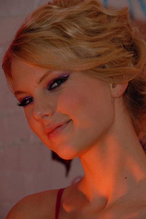 Taylor Swift — Taylor TRL promo — photo 149