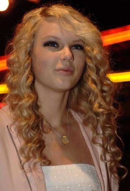 Taylor Swift — Taylor TRL promo — photo 352