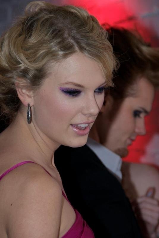 Taylor Swift — Taylor's 18th birthday — photo 17