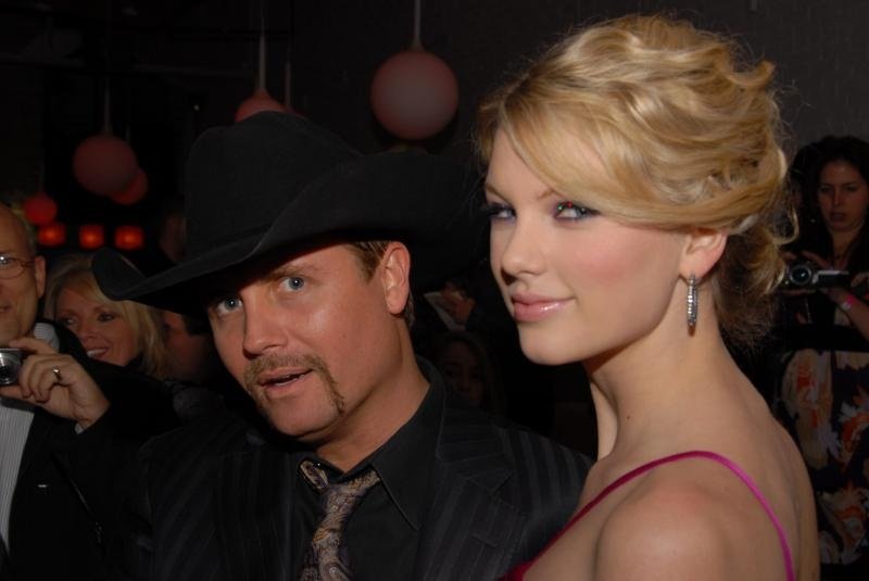 Taylor Swift — Taylor's 18th birthday — photo 28