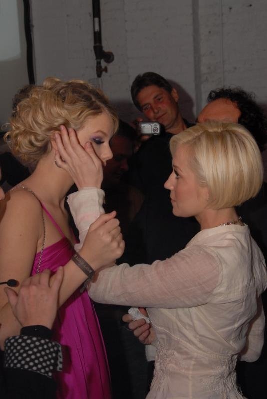 Taylor Swift — Taylor's 18th birthday — photo 36