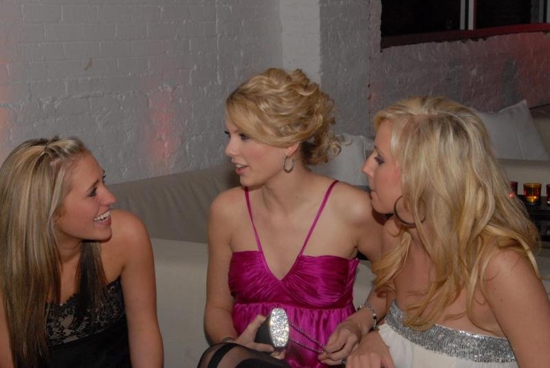 Taylor Swift — Taylor's 18th birthday — photo 40