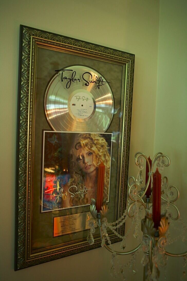 Taylor Swift — Taylor's Room — photo 10