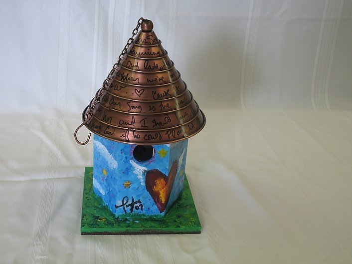 Taylor Swift — The 7th Annual Birdhouse Thing Auction — photo 4