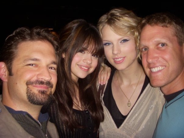 Taylor Swift — Twitter Pictures — photo 17
