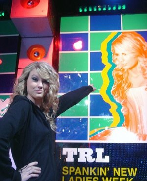 Taylor Swift — Twitter Pictures — photo 165