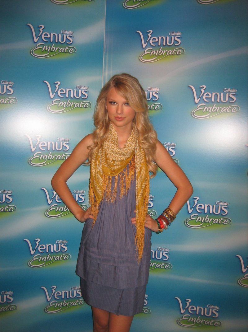 Taylor Swift — Twitter Pictures — photo 168