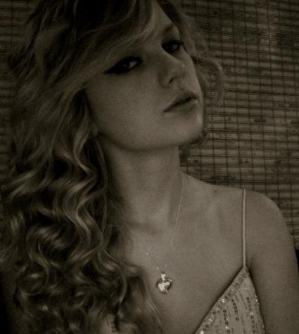 Taylor Swift — Twitter Pictures — photo 424