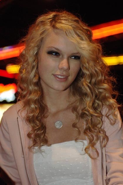 Taylor Swift — Twitter Pictures — photo 477