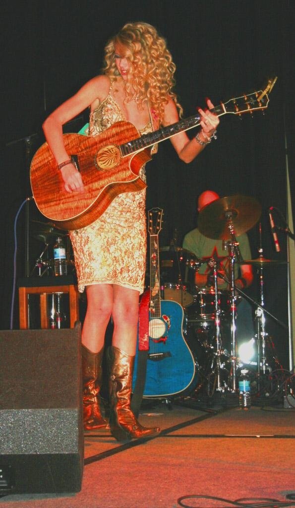 Taylor Swift — Twitter Pictures — photo 544