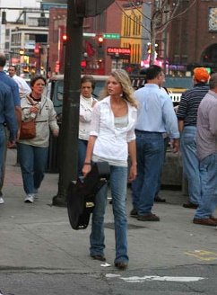 Taylor Swift — 2006 - GAC Short Cuts — photo 3