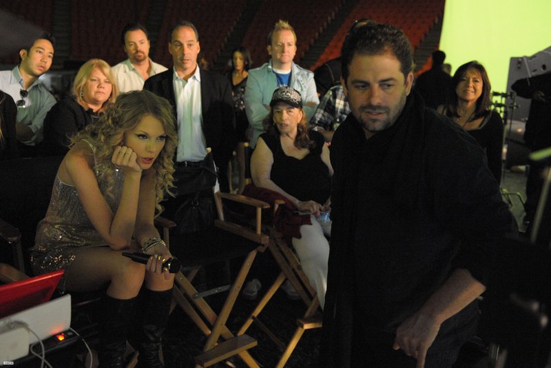 Taylor Swift — 2009 - Band Hero Commercial — photo 2