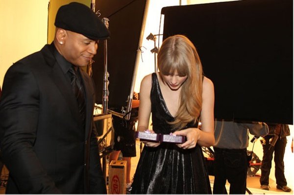 Taylor Swift — 2012 - Grammy Awards Commercial — photo 3