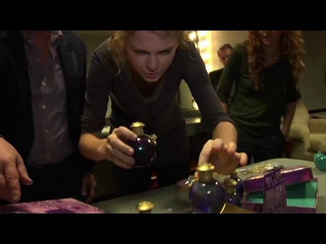 Taylor Swift — Behind the Scenes 2 (Screen Captures) — photo 31
