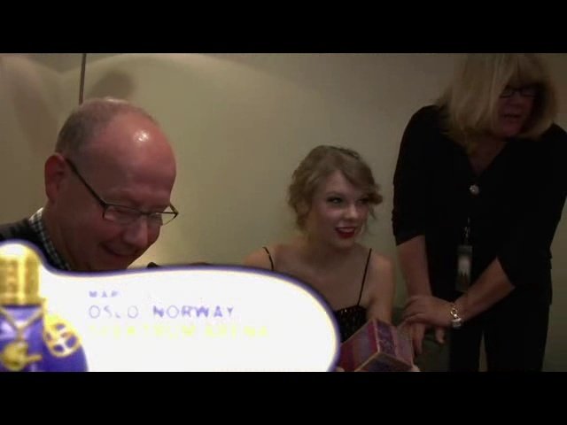 Taylor Swift — Behind the Scenes 2 (Screen Captures) — photo 39