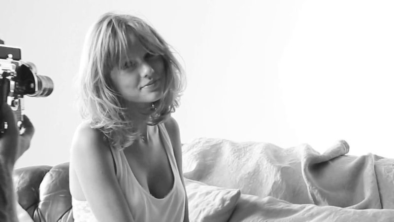 Taylor Swift — Behind the Scenes (Screen Captures) — photo 3