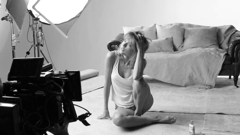 Taylor Swift — Behind the Scenes (Screen Captures) — photo 56
