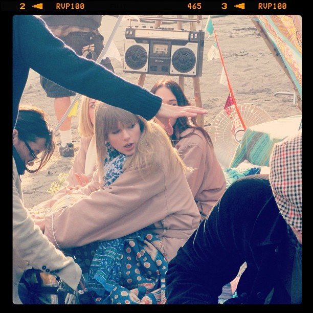 Taylor Swift — Behind the Scenes — photo 12