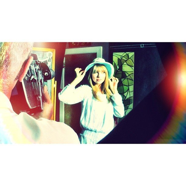 Taylor Swift — Behind the Scenes — photo 21