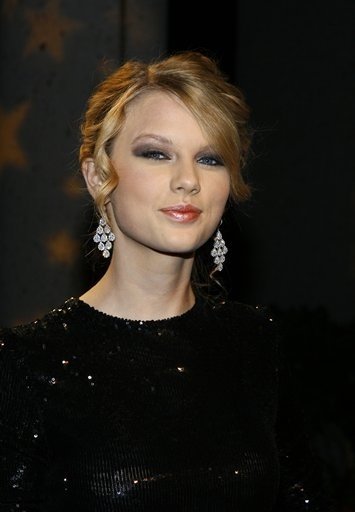Taylor Swift — 2008 Children's Miracle Radiothon by QX104 — photo 139