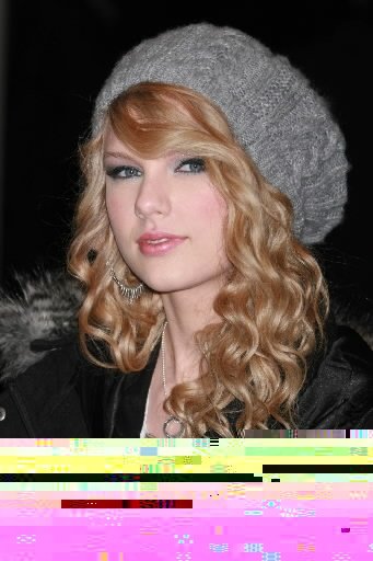 Taylor Swift — 2008 Children's Miracle Radiothon by QX104 — photo 154