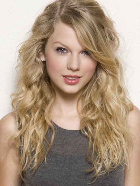 Taylor Swift — 2008 Children's Miracle Radiothon by QX104 — photo 220