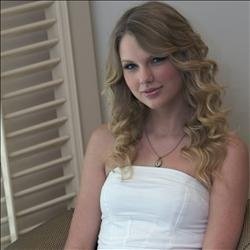 Taylor Swift — 2008 Children's Miracle Radiothon by QX104 — photo 324