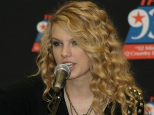 Taylor Swift — 93Q Press Conference — photo 24