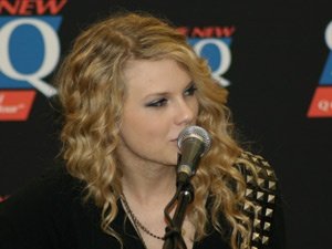 Taylor Swift — 93Q Press Conference — photo 27