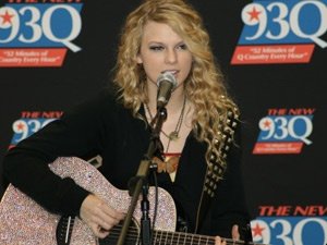 Taylor Swift — 93Q Press Conference — photo 31